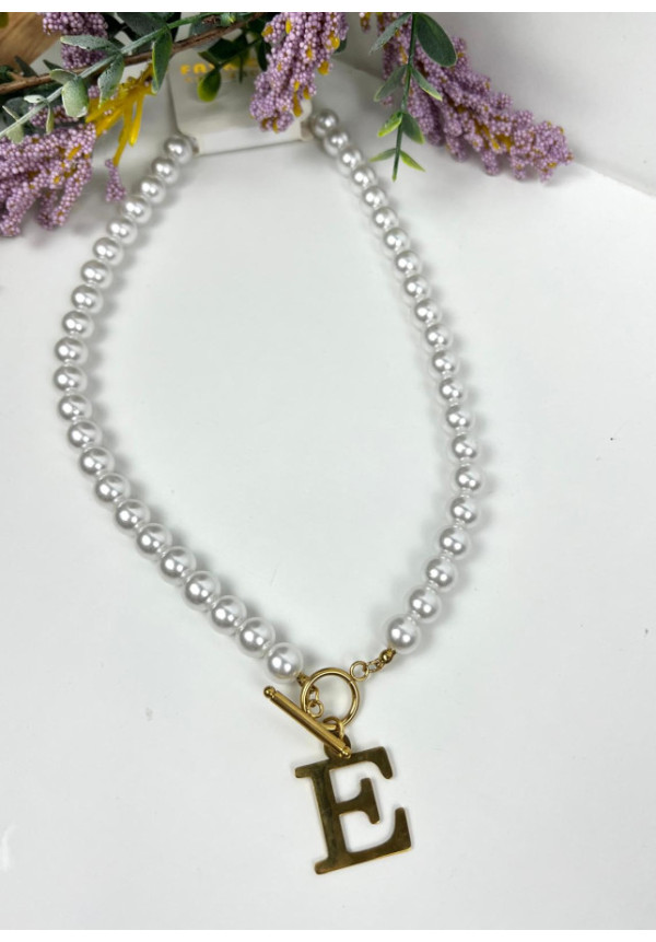 collar perlas y letra