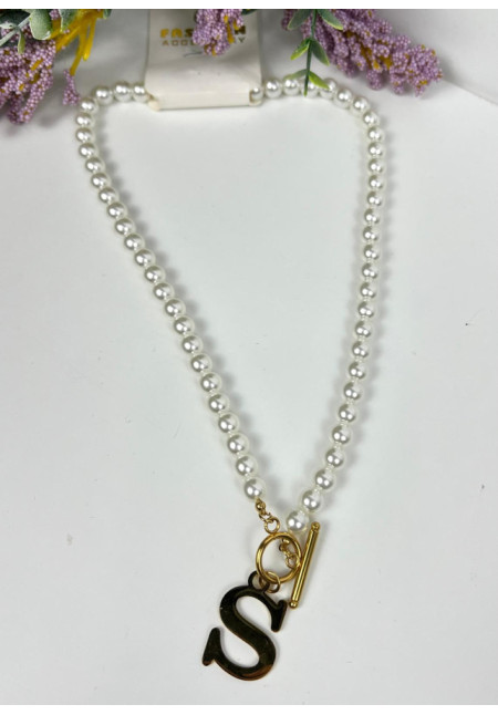 collar perlas y letra