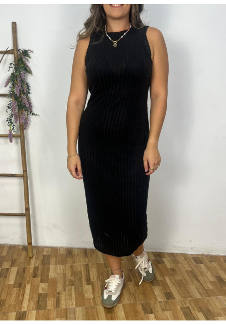 vestido con rebeca negra