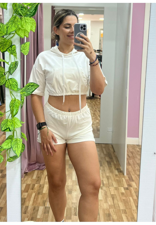 Conjunto corto capucha