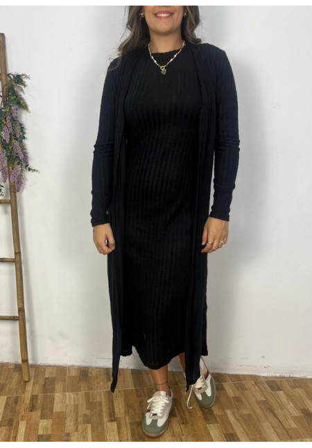 vestido con rebeca negra