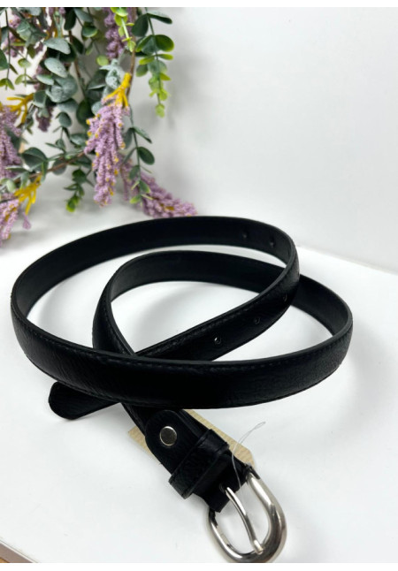 Cinturón negro estrecho